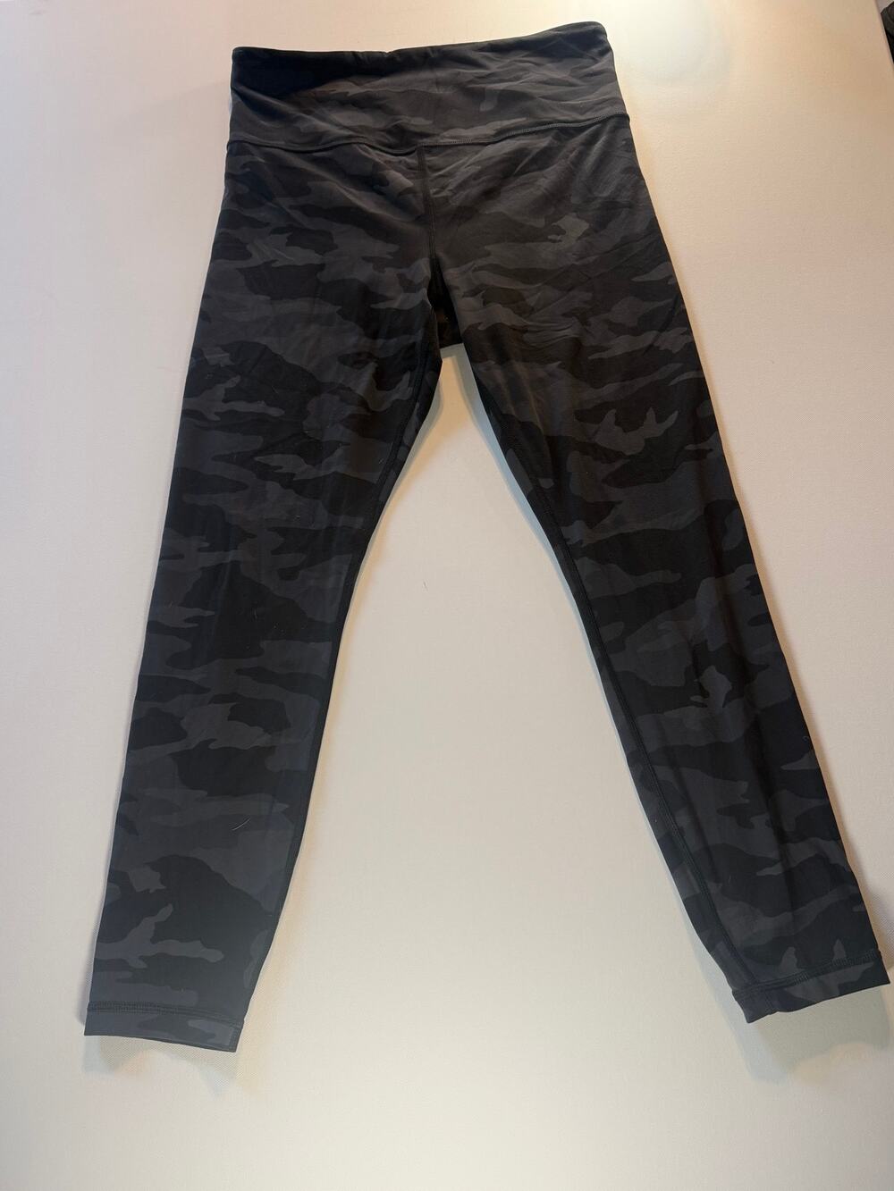 Athleta Elation Titan Camo 7/8 Tights Gray Black Womens M